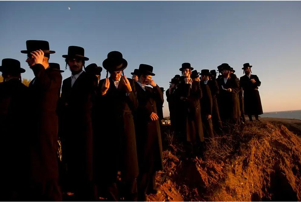 二战时期德国人为什么仇杀犹太人,二战时期的犹太人为什么不反抗