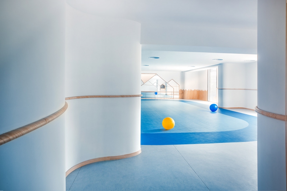 幼儿园地胶包工包料多少钱一平米,幼儿园专用地胶板价格