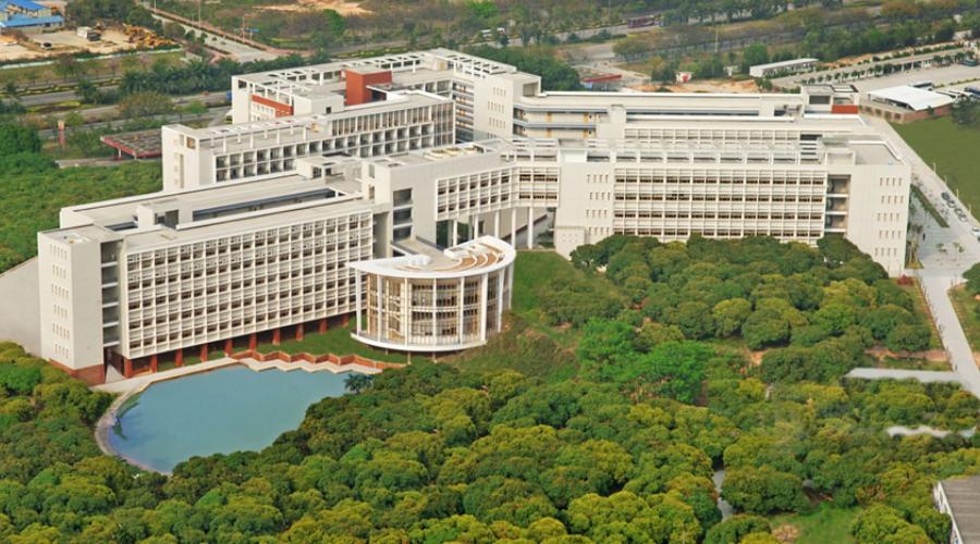 “四非”名校深圳大学，2023年研究生录取数据公布，近六千人弃考