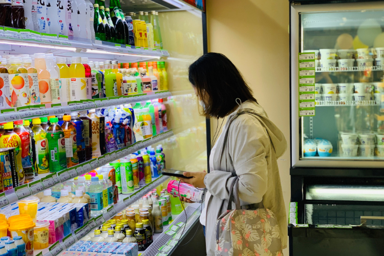 怡佳仁零食店开店大概要多少钱,怡佳仁零食全国有多少家店