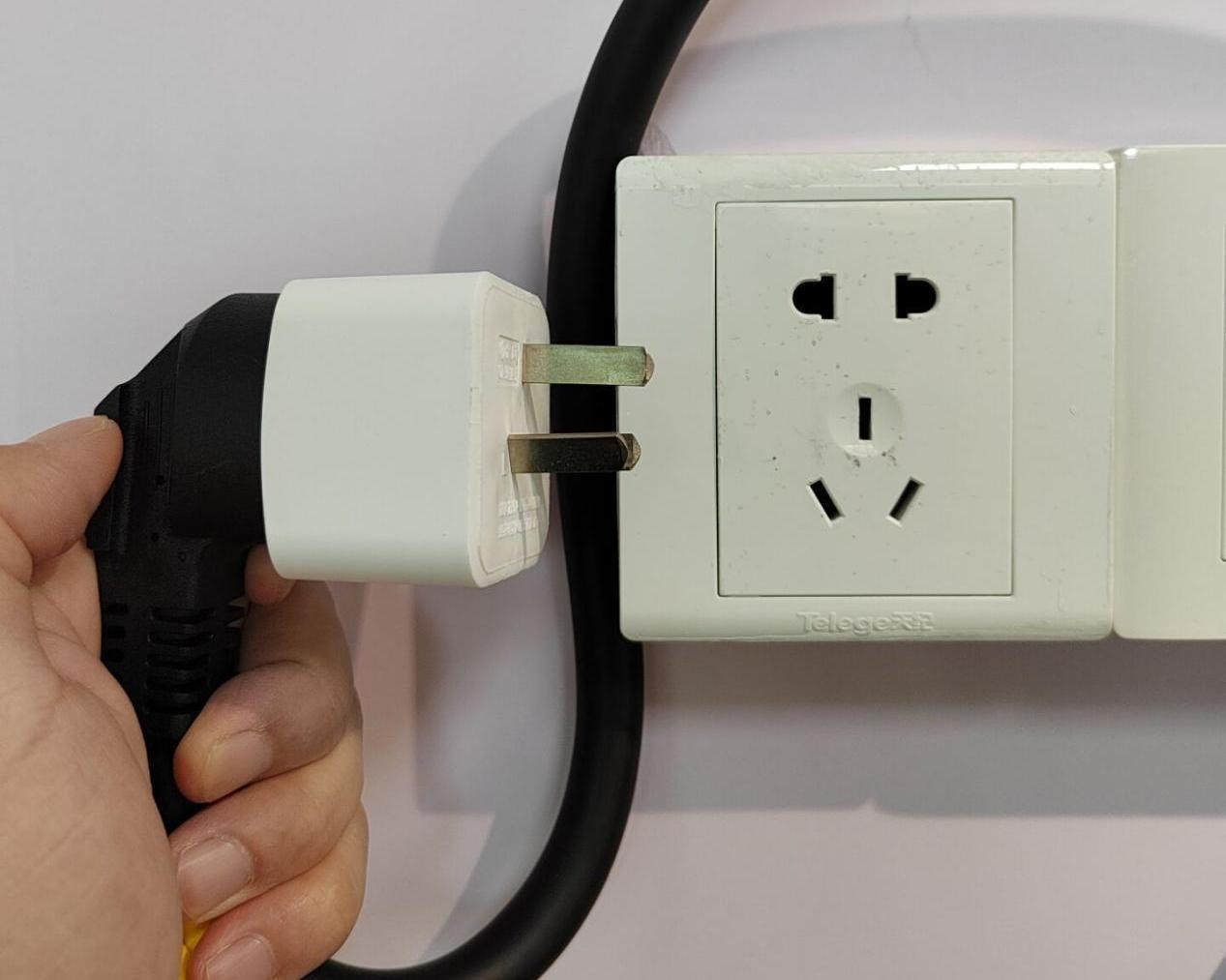 哪吒v家用充电桩可以快充吗,哪吒v便携式充电枪是多少瓦