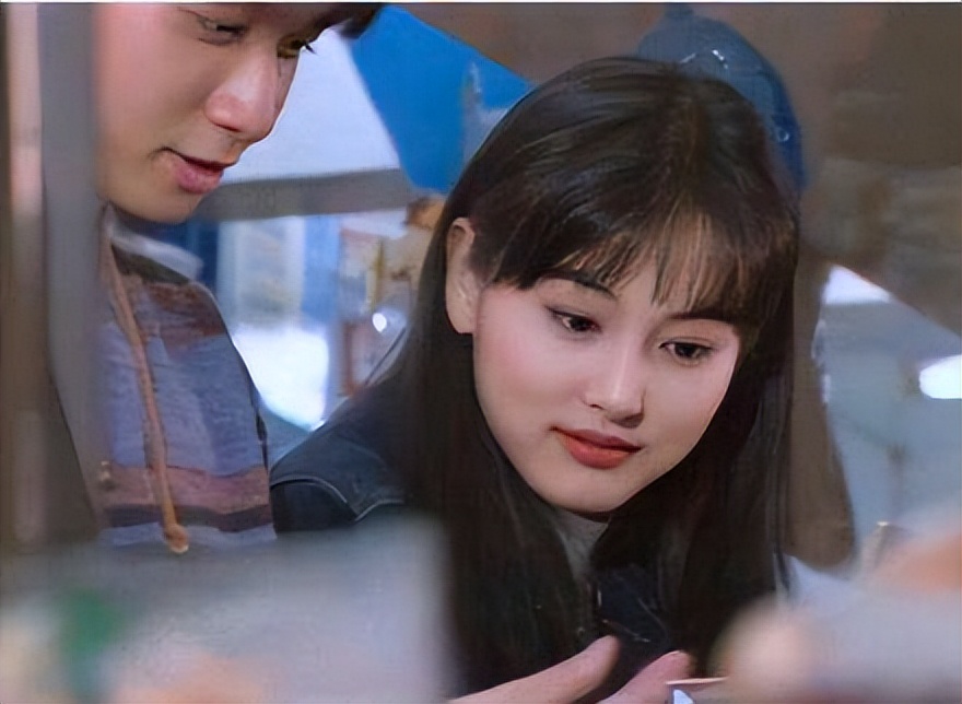 张延：TVB训练班出身，因《粉红女郎》名声大噪，如今安心演长辈