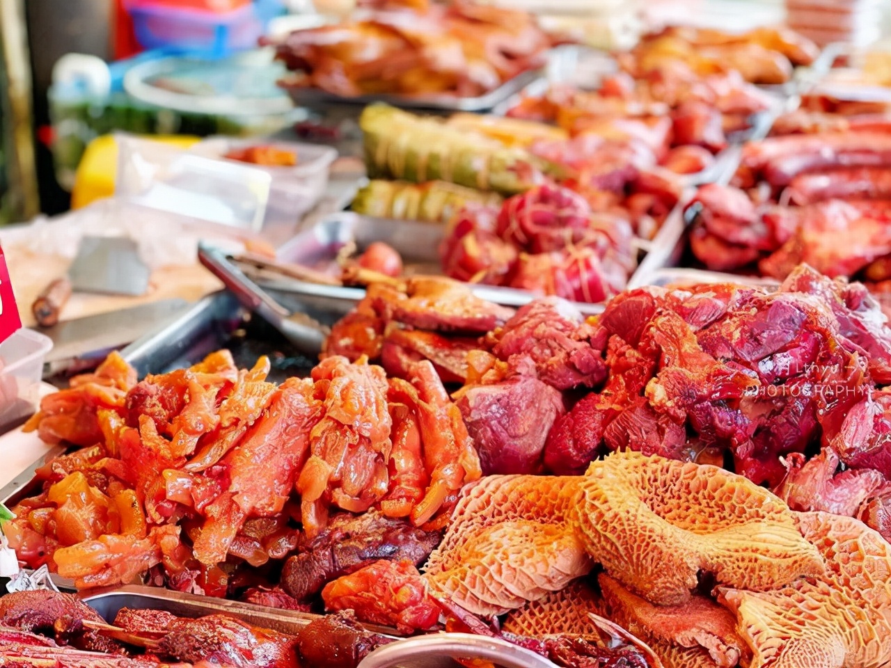 曾被骂不卫生的卤味，如今却价值千亿！卤味是如何征服食客的？