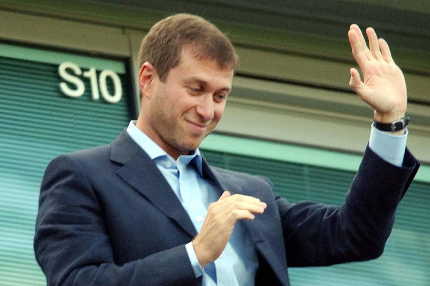 蓝桥“罗曼史”难续，政治斗争下的亏本经济账