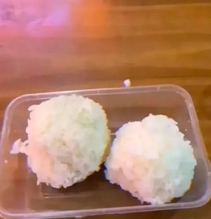 晚上到早上放好多屁很响怎么回事,总是放很响的屁是咋回事