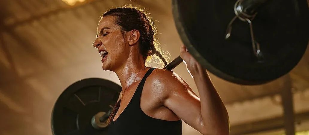 健身房只做卧推和硬拉,健身只练1rm