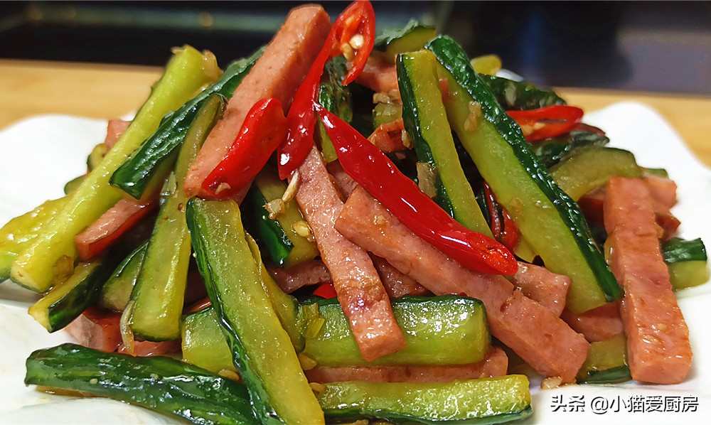 酸甜开胃微辣水果黄瓜,黄瓜怎么炒才好吃又下饭