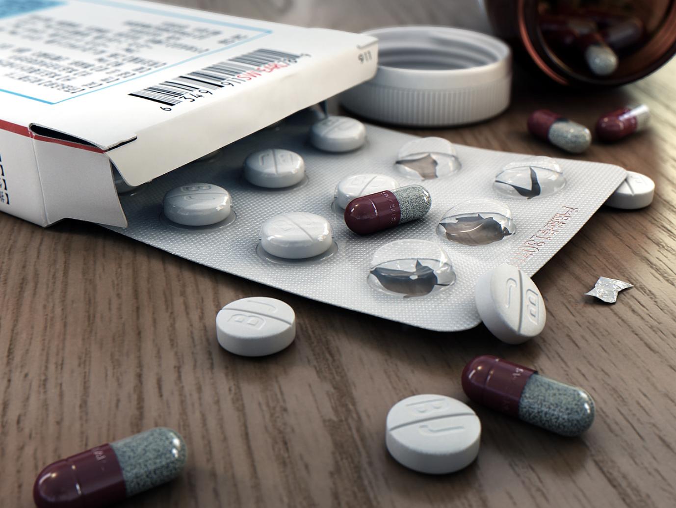 孩子感冒喂母乳吃药,小孩感冒喂药喂多了怎么办