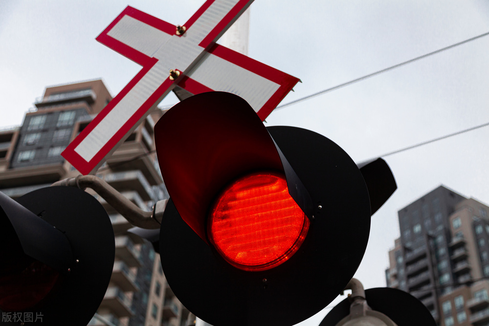 b2实习期被扣6分会被延长实习期吗,c1实习期闯红灯被扣6分要怎么处理