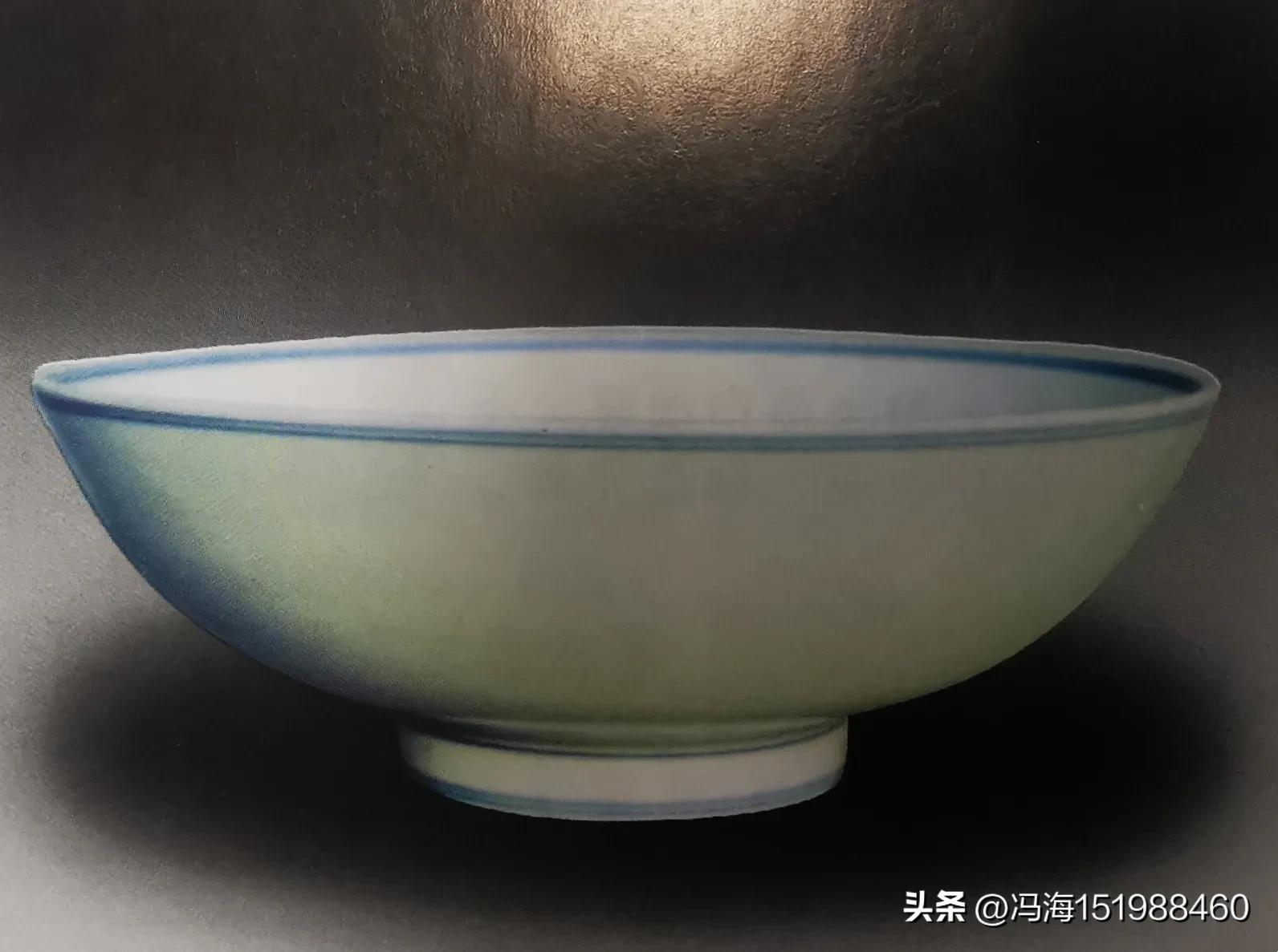 宣德官窑暗刻白釉盘,宣德霁蓝釉瓷器