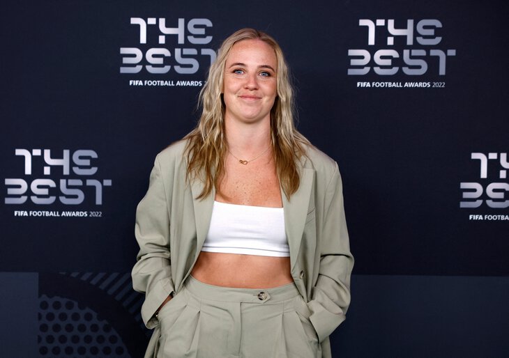 摩根世界杯梅西,梅西黑袍领奖视频