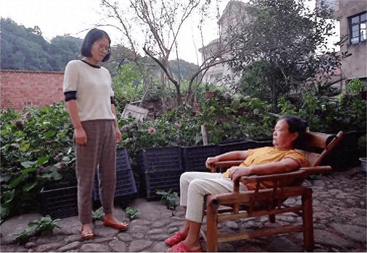 房产证上加了名字离婚时是均分吗,房产证上加妻子名字以后出售