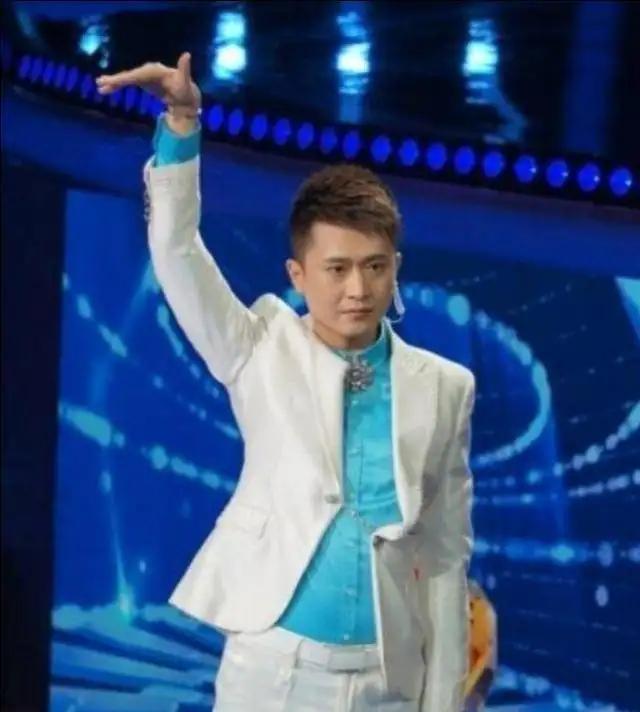 杨帆和妻子李枫哪年结的婚,杨帆妻子李枫简介