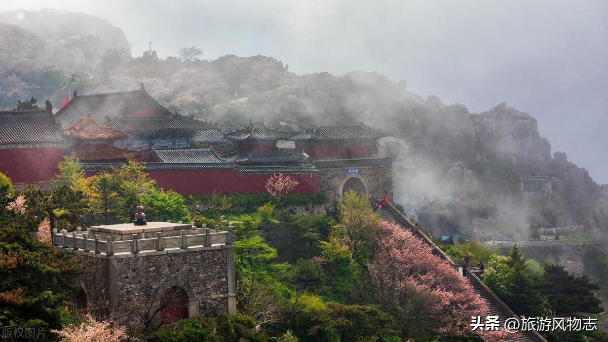 碧霞元君是庆云的吗,碧霞元君祠在泰山什么位置