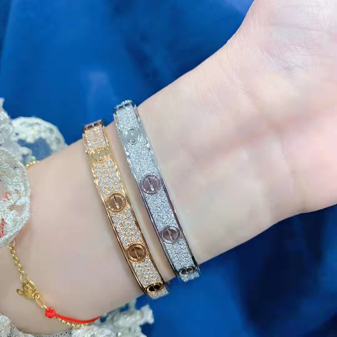 卡地亚手镯love系列4颗钻石,卡地亚love6钻手镯和4钻手镯