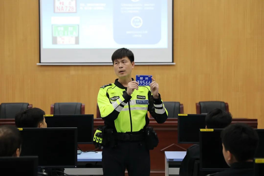 在柳州电动车上什么牌是正规的,柳州电车牌照怎么区分真假