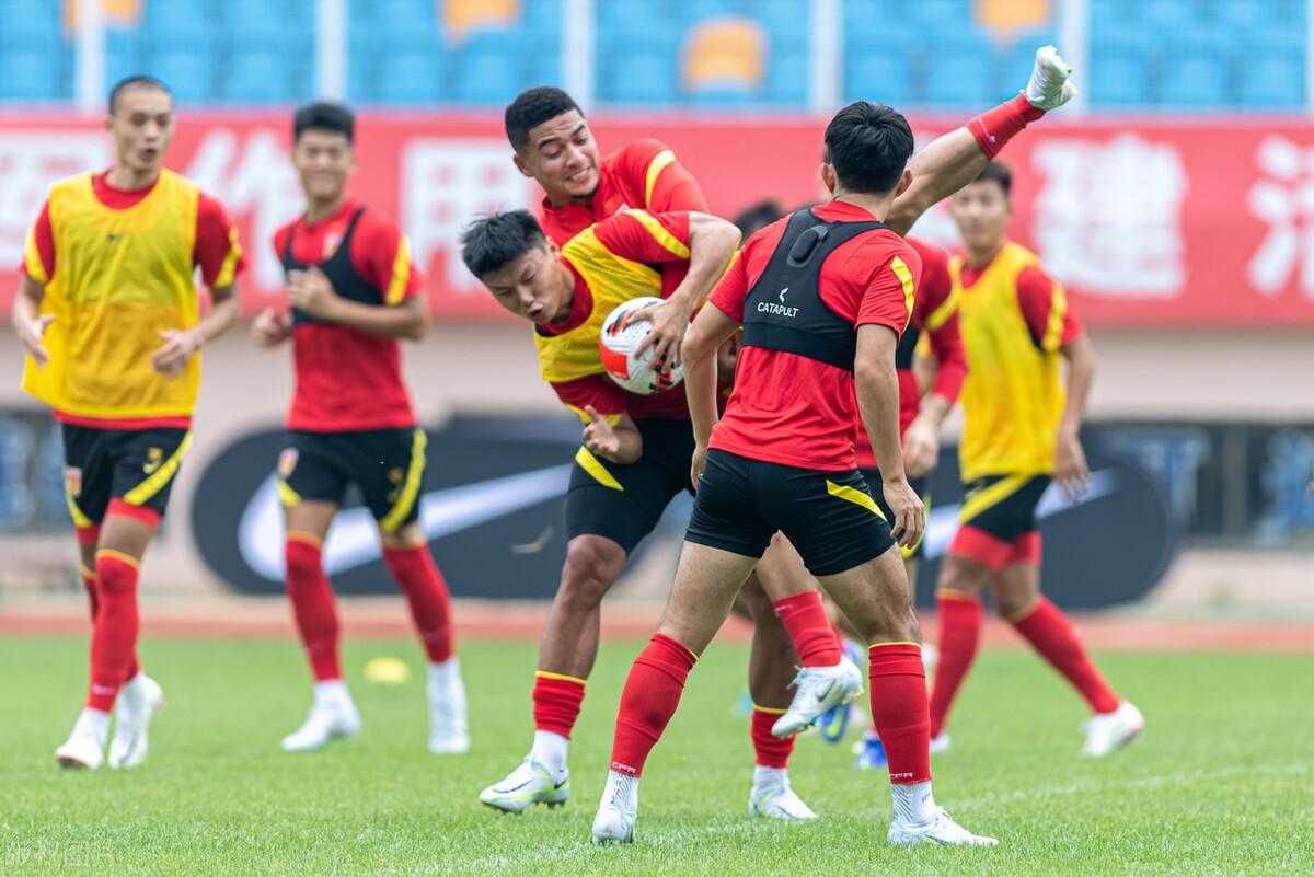 东亚杯对中国香港足球,东亚杯球迷热泪盈眶