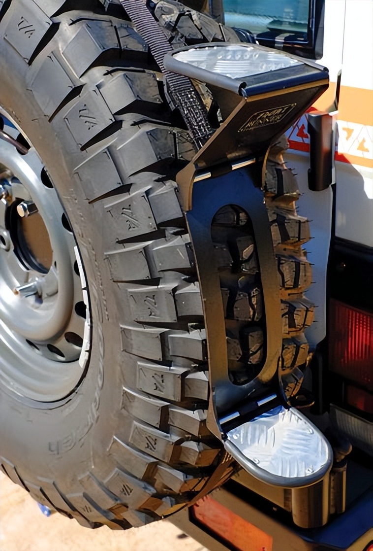 陆地巡洋舰7大洲探险 (陆地巡洋舰历史车型)