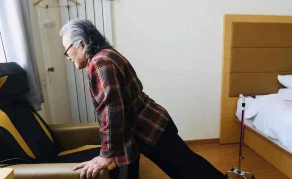 “不买房，不租房”每月300块住酒店，80后女孩“禁欲式”生活