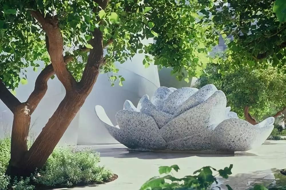 解构主义弗兰克盖里,美国建筑师弗兰克盖里的建筑风格