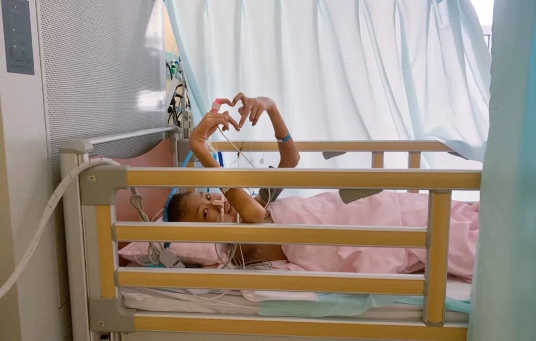 移植45天大出血,七岁女孩肝移植失败第二天大吐血