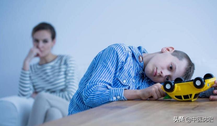 脾胃湿热运化不好吃啥中成药,脾胃不好的人怎么清热利湿呢