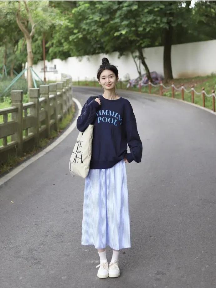 温婉娴静女生,优雅少女风景画