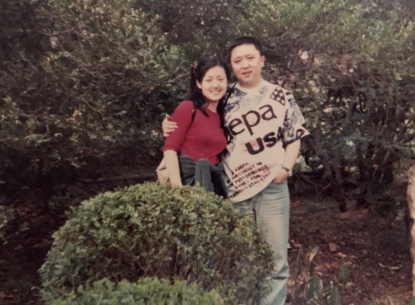 于谦和他的师傅同台谈论郭德纲,于谦假笑男孩