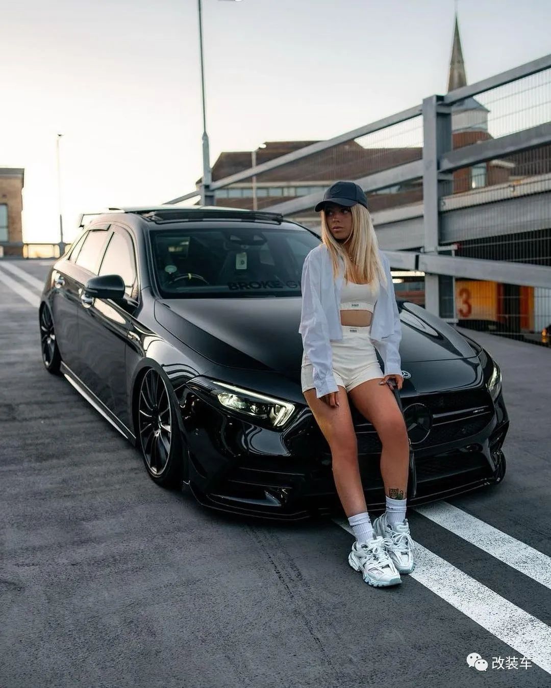 奔驰c级小姐姐改装,奔驰威霆改装小姐姐