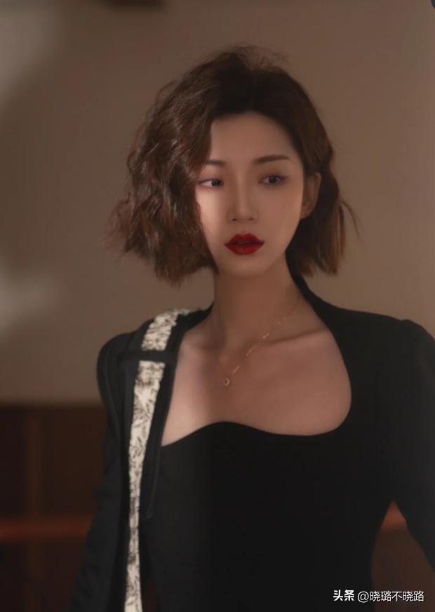 40岁脸大减龄的齐肩烫发,2020年时尚减龄齐肩烫发