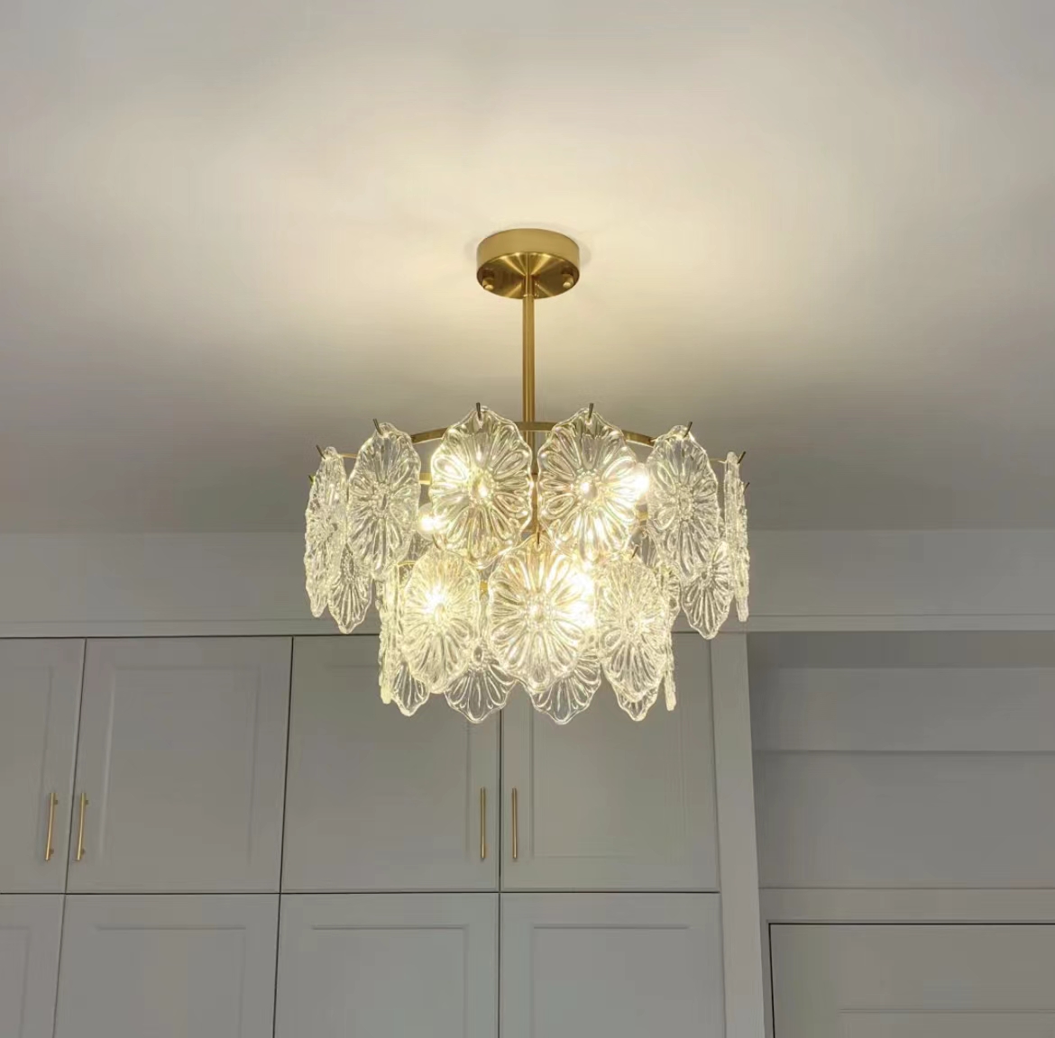 房屋装修低成本简单大气,高大上的卧室装修更省钱