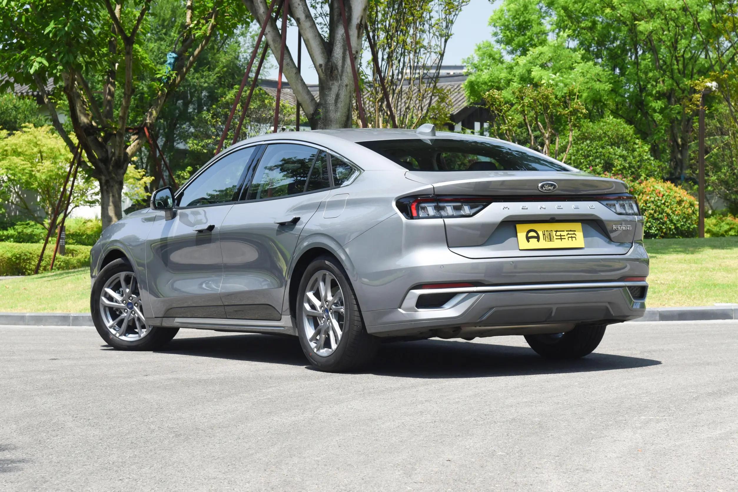 2023款福特蒙迪欧最新价格,2023款蒙迪欧1.5T豪华手机支架