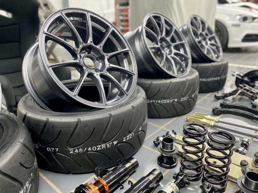 全赛道定制性能飙升低趴战斗钢炮“豹力变装”