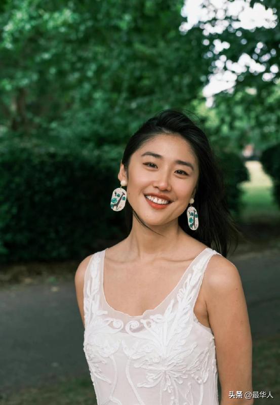 牛津大学首位华裔女生演讲,牛津大学三百年来唯一女辩手