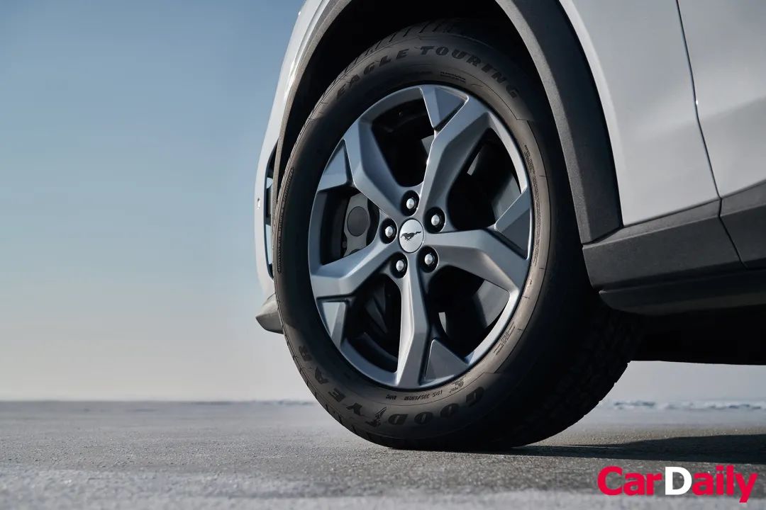 怎么在冰雪路面骑摩托,怎么在冰雪路面漂移