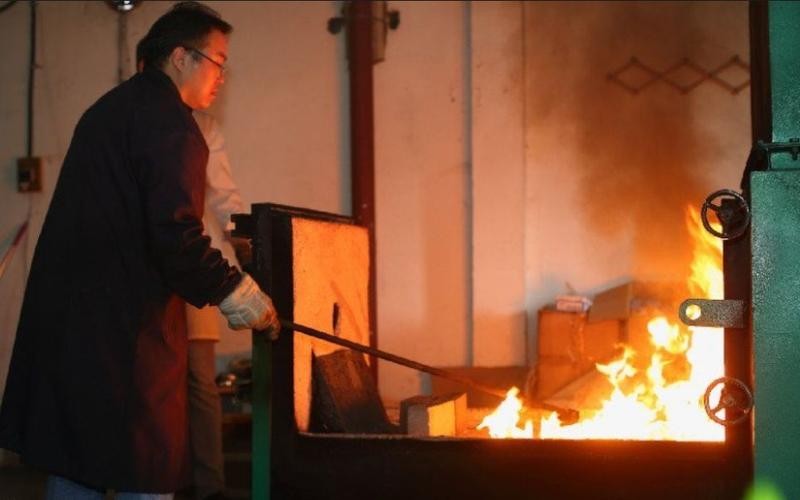 辣条油真实事件,辣条是不是用死人的地沟油做成的