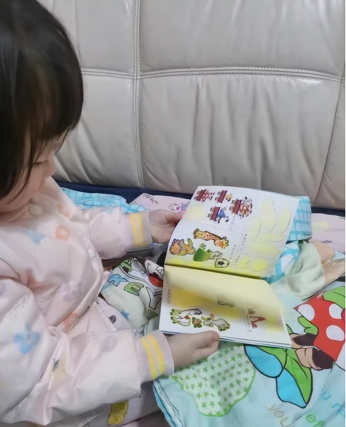 家长做到四点培养学霸孩子的视频,家长每天30分钟陪伴孩子