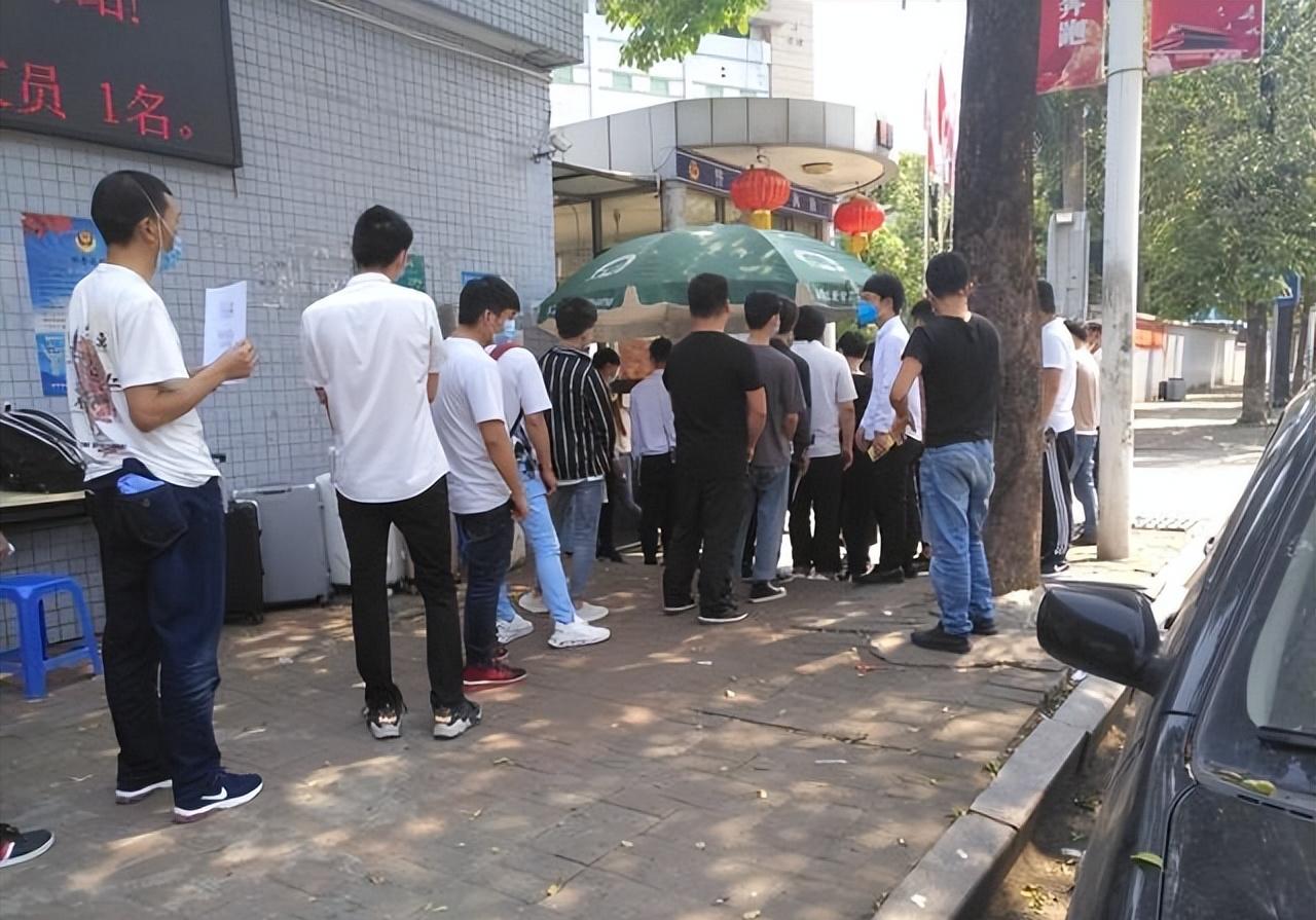 10年暴增66倍，1114万人报考，已成无用证书的教资，为何还那么火