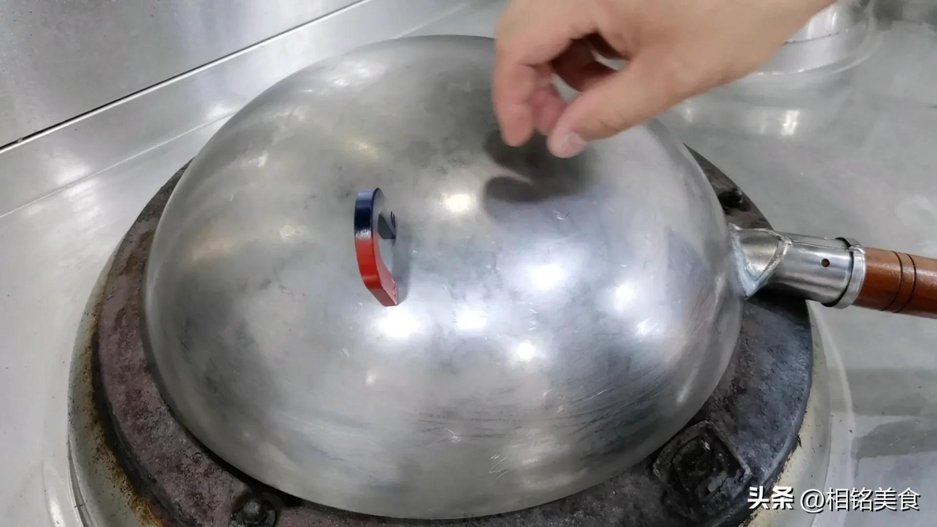 新铁锅怎样开锅小妙招视频,不粘锅的铁锅最佳开锅方法