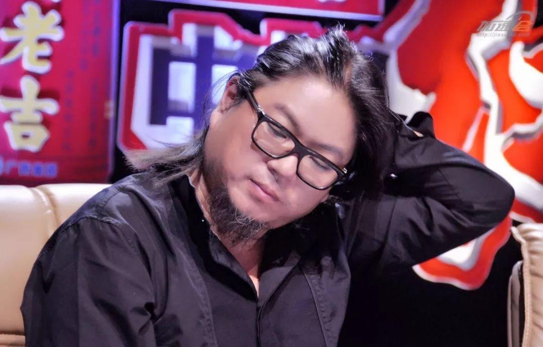 适合发量少年纪大的男人的发型,45岁男理什么发型好看