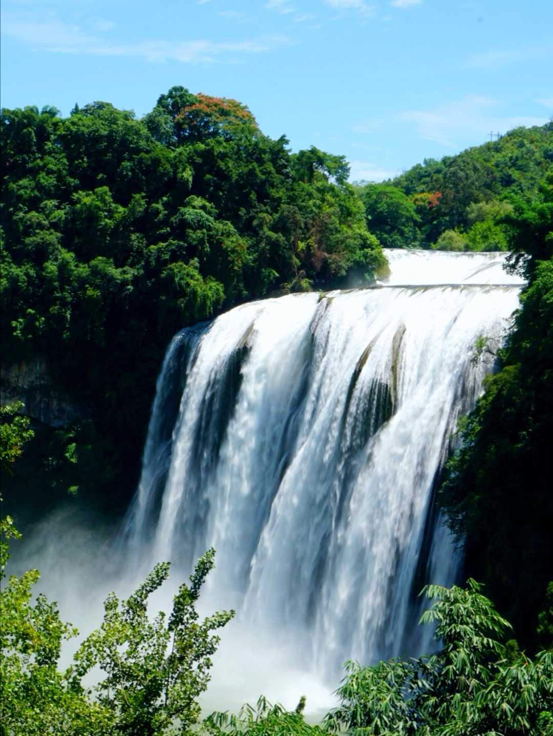 黄果树瀑布漫天扑面而来的水雾,黄果树瀑布4天旅游攻略