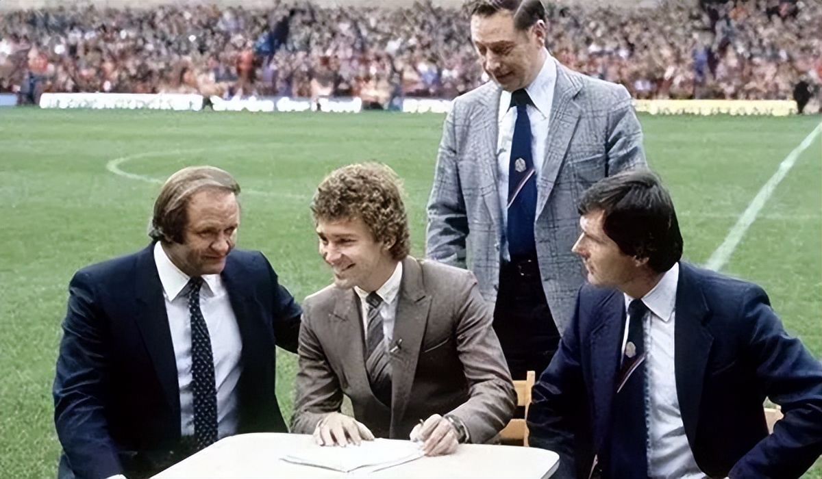 布莱恩罗布森看曼联,布莱恩罗布森曼联92班