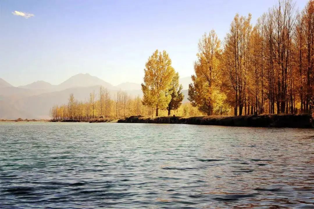 拉萨周边适合晚上去的地方,拉萨附近值得去的县城