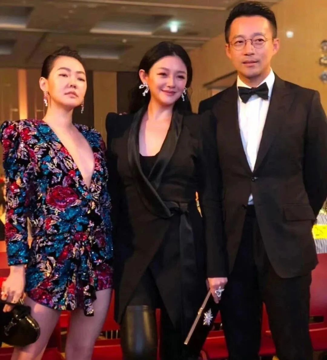 顶流明星整容，男星妻子被婆家虐待，除了汪小菲，这四个瓜也精彩