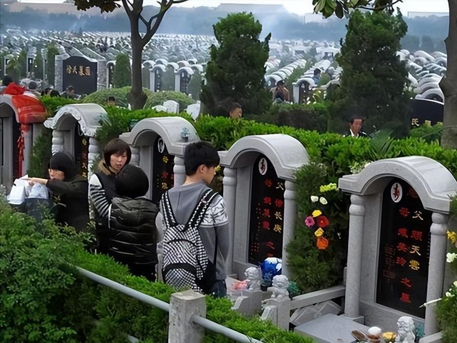 为什么买骨灰房不买墓地,骨灰房为什么便宜