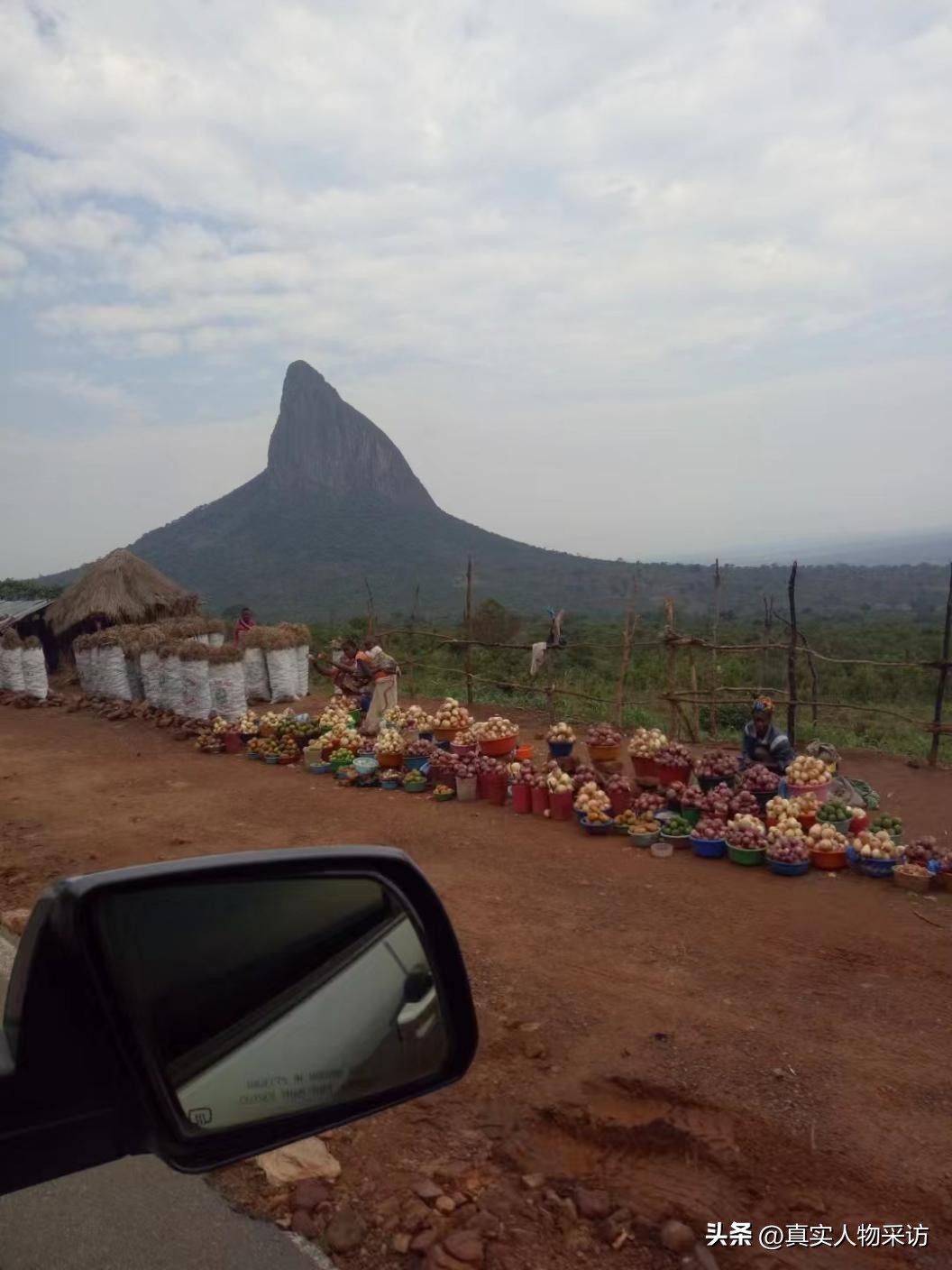 我吉林人,23岁到安哥拉务工,这里女多男少,竟可以娶四五个老婆