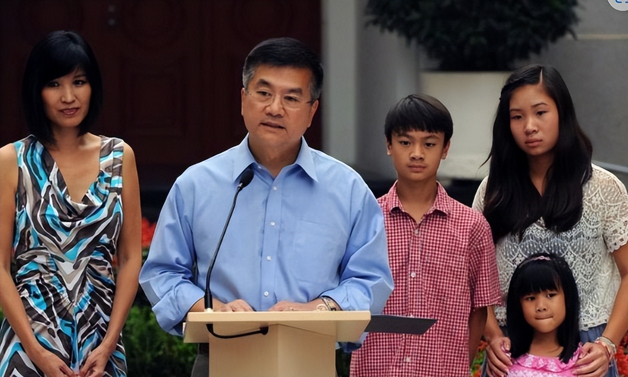 美国华裔部长骆家辉：任期内多次*压打**华为，卸任后竟来中国捞金？