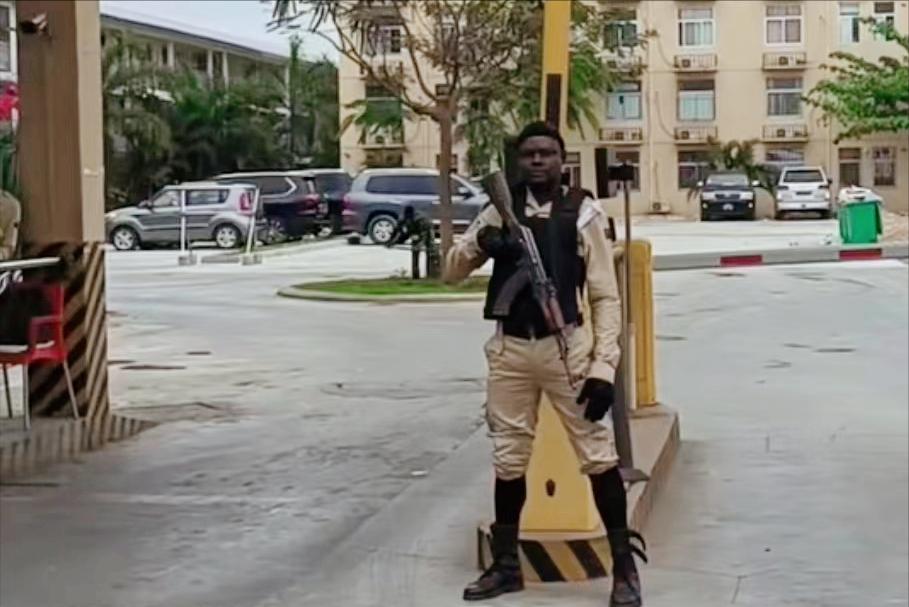 去索马里旅游看到海盗,海盗去索马里