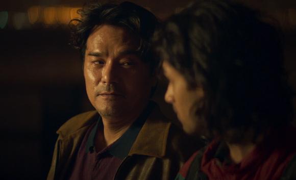 一部《手卷烟》，看尽了香港黑帮的末路，也看透了人性的深度