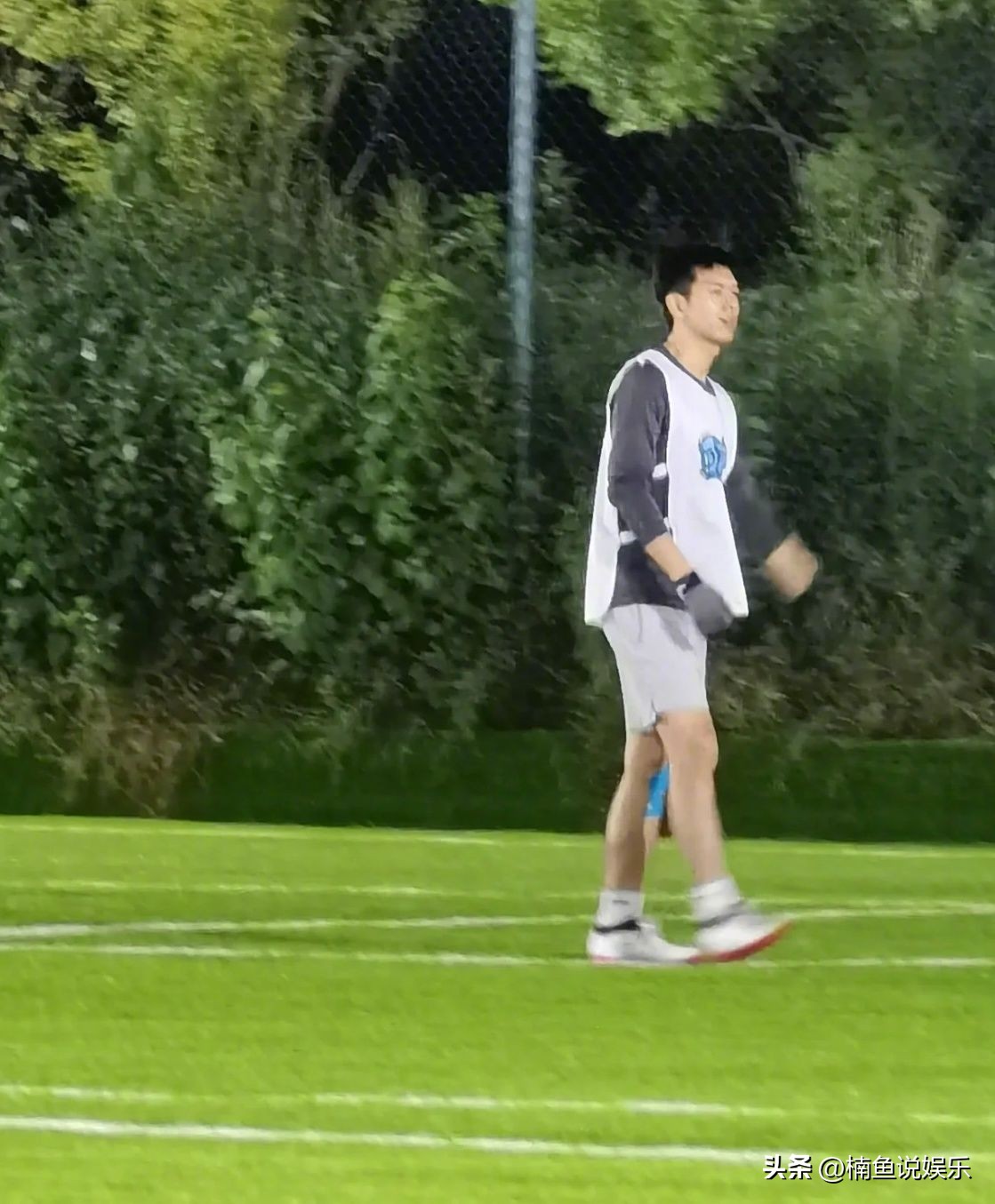 30岁李现玩飞盘被偶遇,李现玩飞盘视频高清